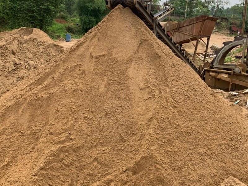 Nên chọn cát bê tông sạch, ít tạp chất để đảm bảo kết cấu chịu lực tốt