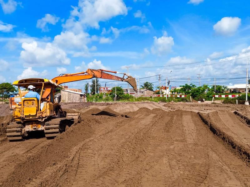 Cát đen được dùng san lấp mặt bằng