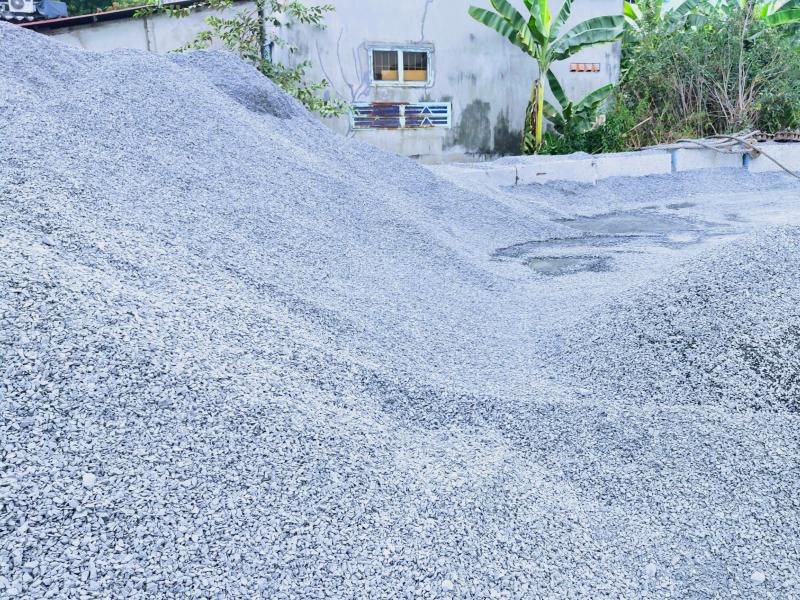 Nên chọn đơn vị cung cấp đá 1x2 uy tín, giao đúng tiến độ, đủ số lượng