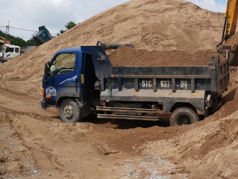 Giao cát san lấp (110m³) cho nhà dân tại đường Cộng Hòa, phường 13, thầu dân dụng 