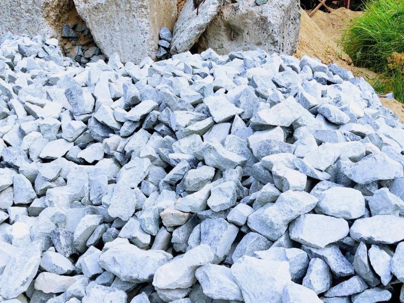 Đá hộc dùng làm tường chắn, móng phụ