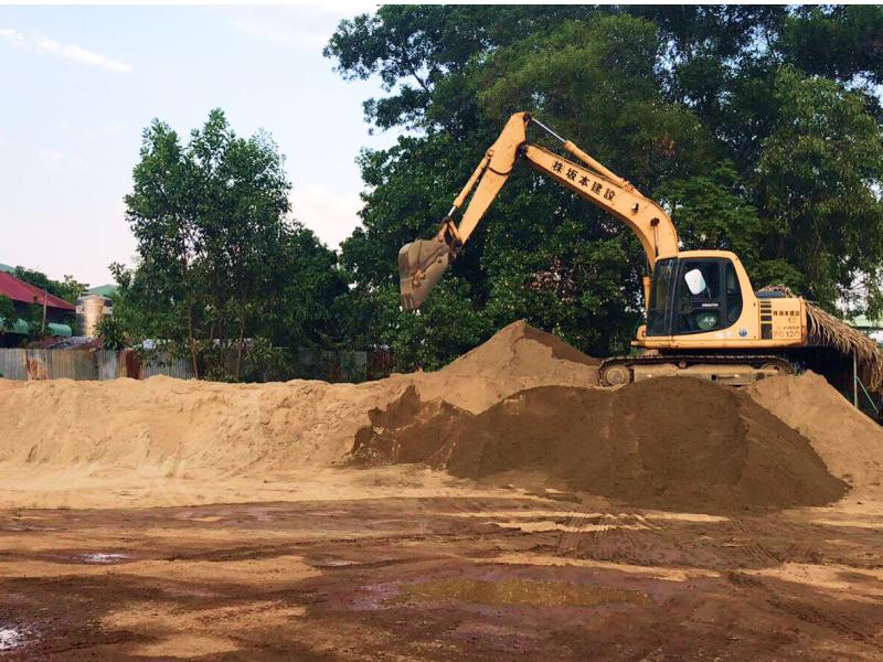 Giao cát xây tô (8m³) thi công nhà dân cho chủ nhà tại đường Huỳnh Tấn Phát