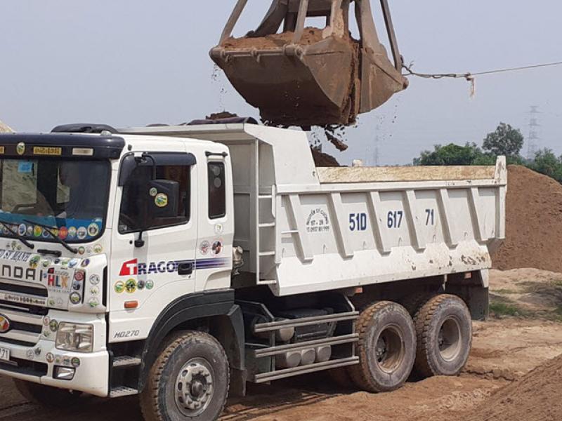 Giao cát bê tông (100m³) thi công móng cải tạo tại đường Thoại Ngọc Hầu, phường Hòa Thạnh, chủ nhà