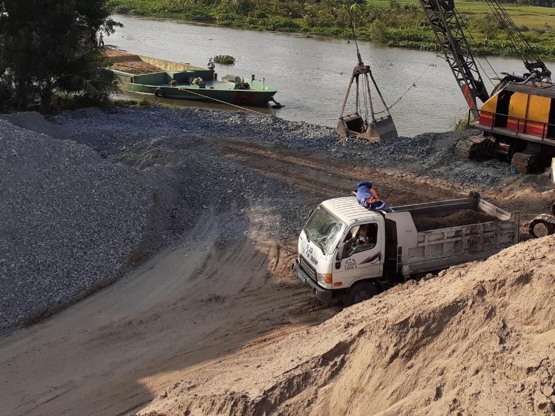 Giao cát san lấp (80m³) thi công nền nhà cho chủ nhà tại Xuân Thới Thượng, Hóc Môn