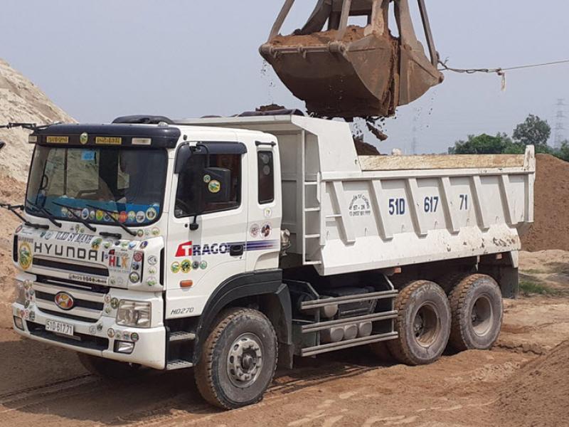 VLXD Song Phương cung cấp cát vàng Tây Ninh chất lượng, hạt đều, ít tạp chất, giao nhanh đến công trình
